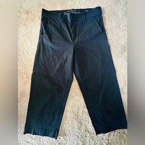 Women’s Navy capris